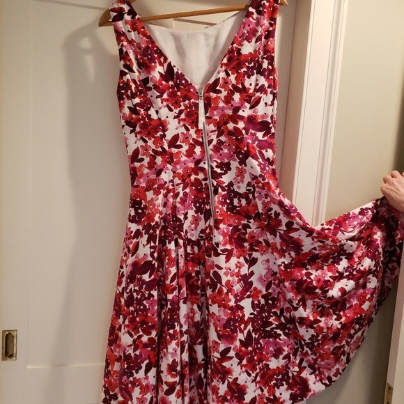 Maggie London dress - Picture 2 of 3